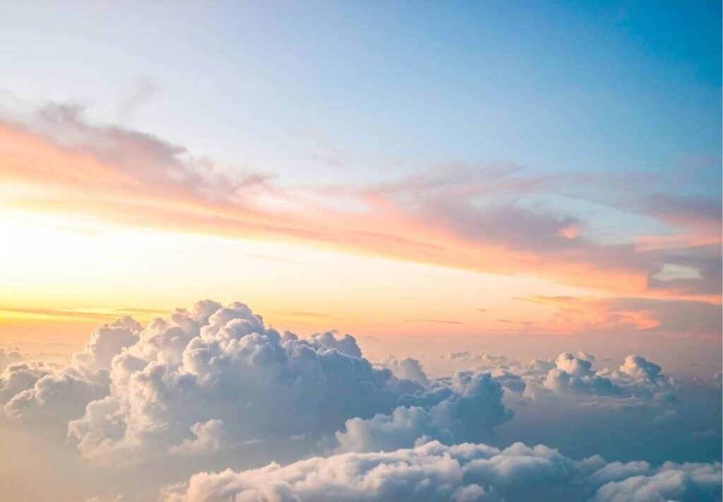 Horizon lumineux symbolisant la confiance et l’ouverture face au changement